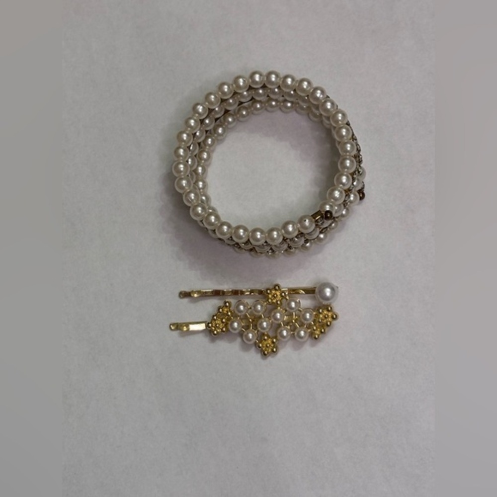 Elegant Pearl and Gold Bracelet and Hairpin Set